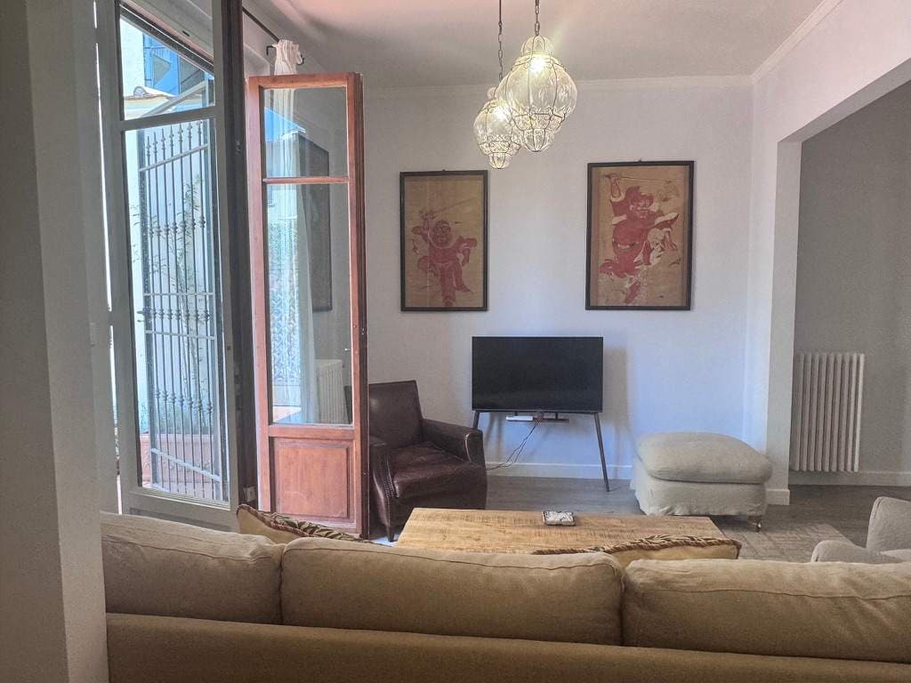 Florence Favorite - Image 4