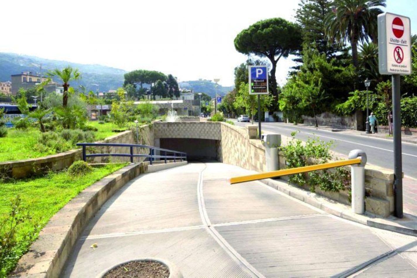 Sorrento La Di Da - Image 45