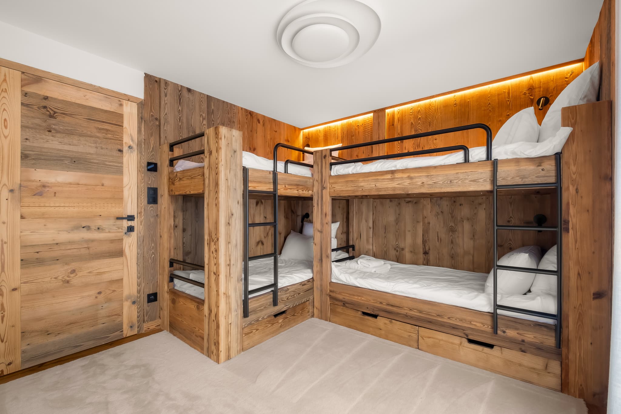Chalet Bellezza, stunning ski chalet in exclusive Megève - Image 9